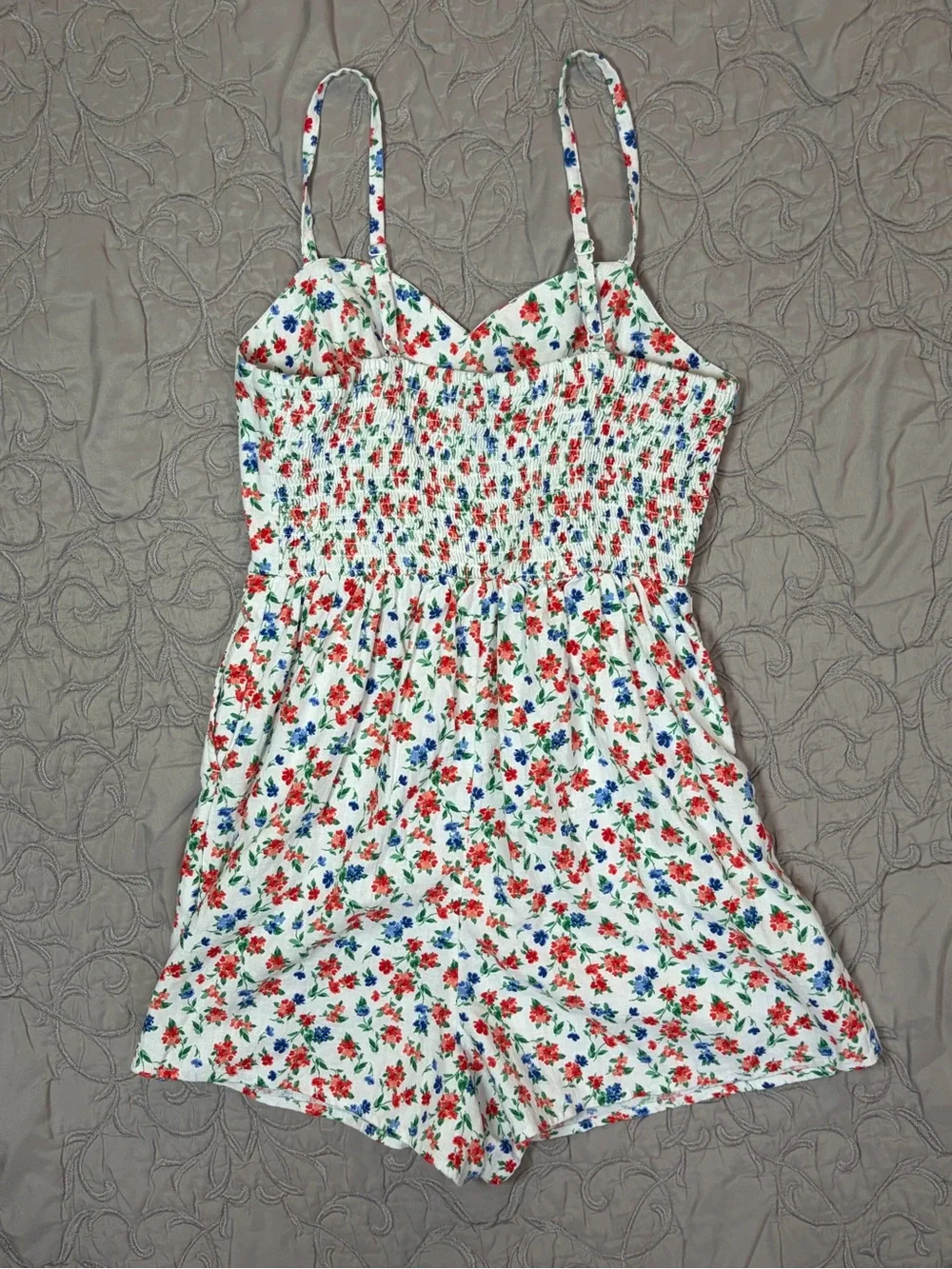 Red White and Blue Old Navy Women's Romper Size Small Floral Linen Blend NWT - Picture 3 of 9
